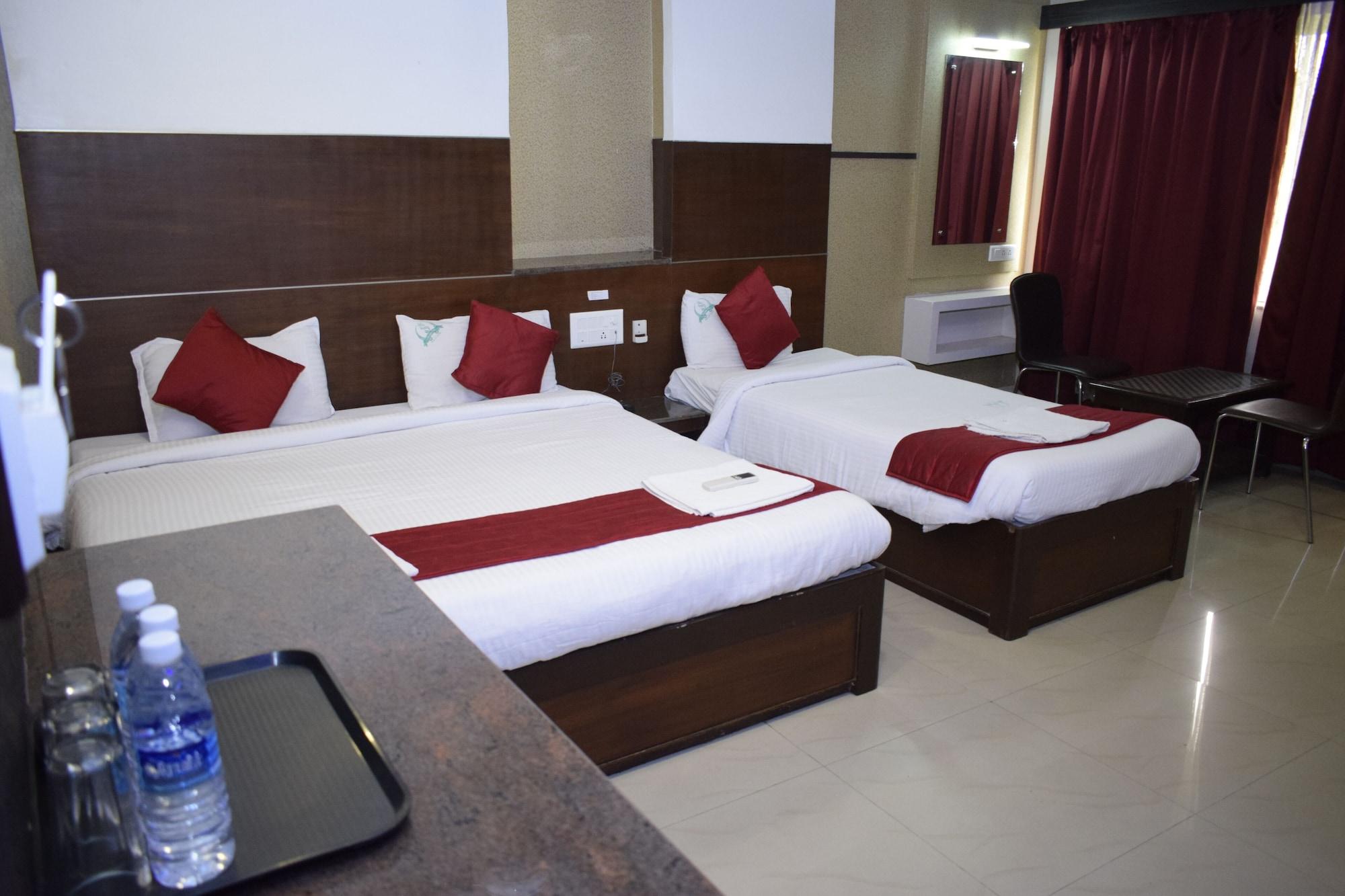 Hotel Sumith Palace Puducherry Buitenkant foto