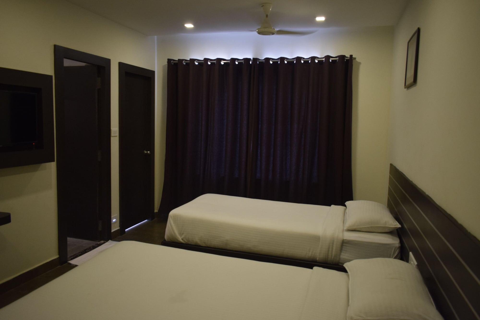 Hotel Sumith Palace Puducherry Buitenkant foto