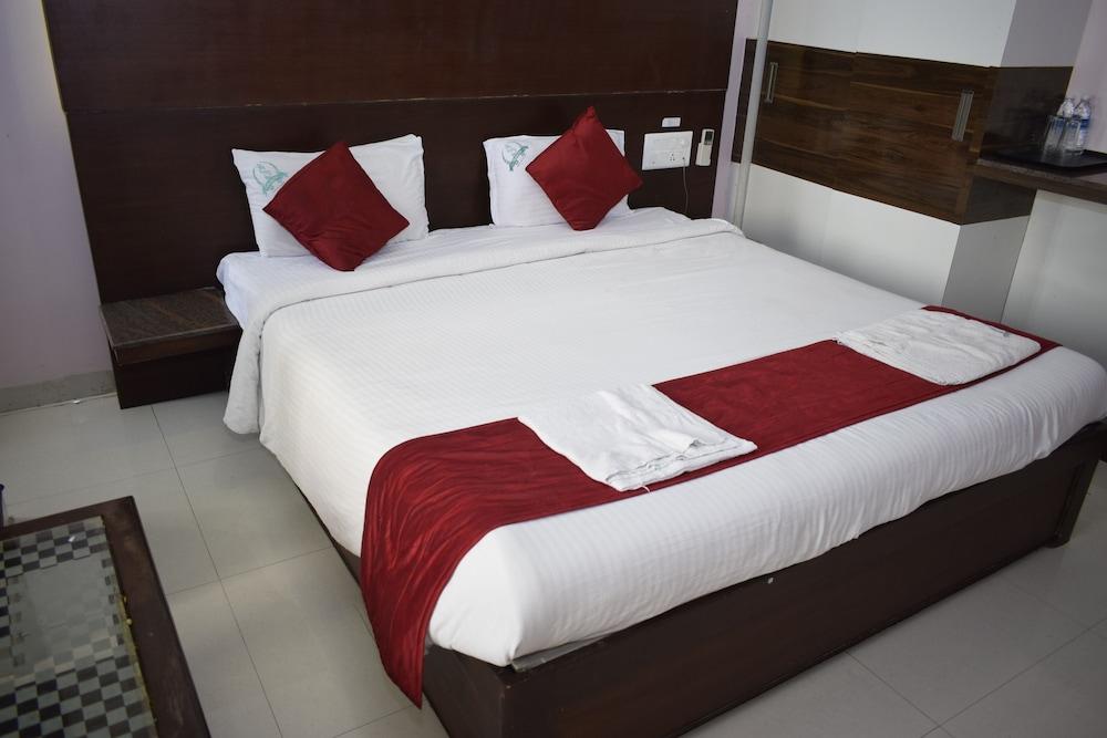 Hotel Sumith Palace Puducherry Buitenkant foto