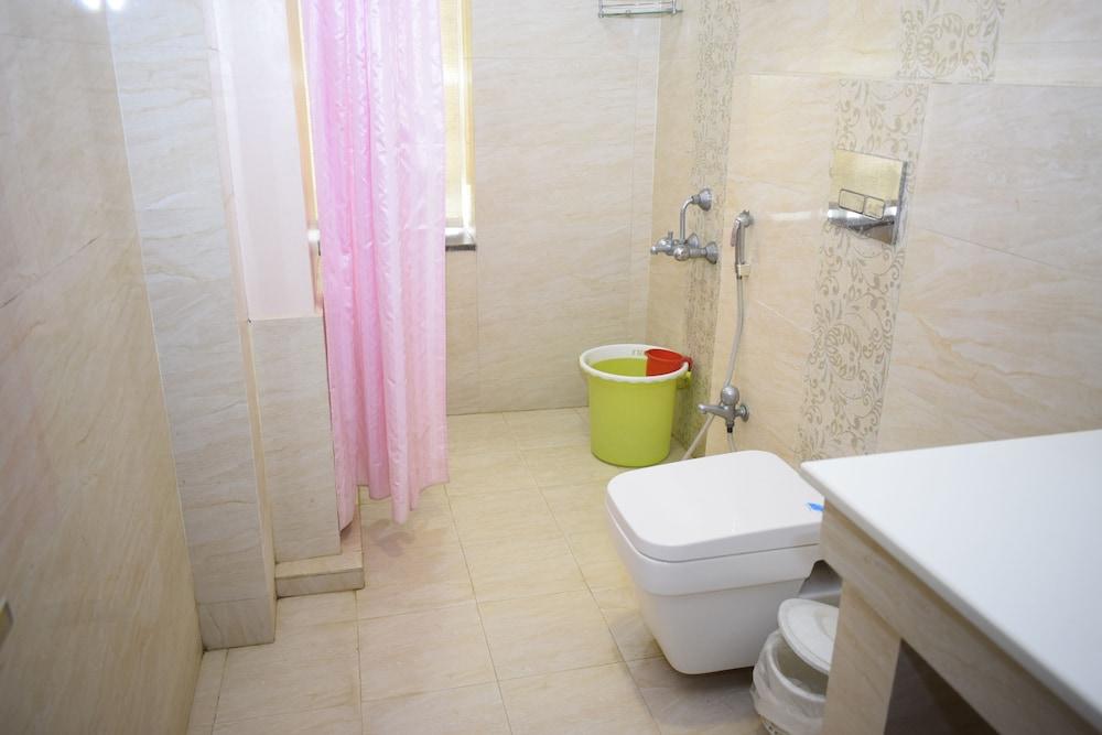 Hotel Sumith Palace Puducherry Buitenkant foto