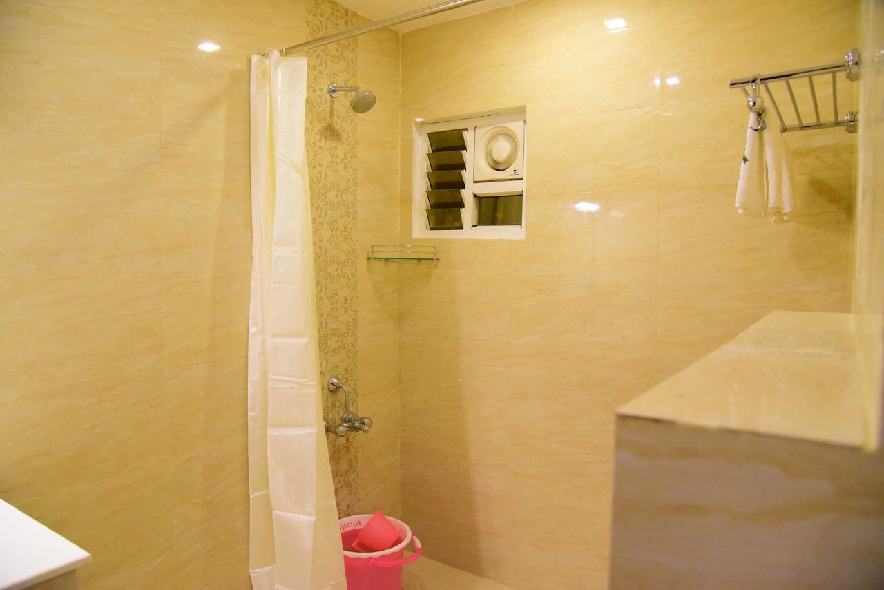 Hotel Sumith Palace Puducherry Buitenkant foto