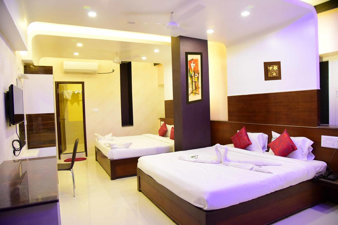 Hotel Sumith Palace Puducherry Buitenkant foto