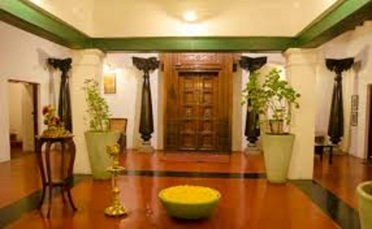 Hotel Sumith Palace Puducherry Buitenkant foto