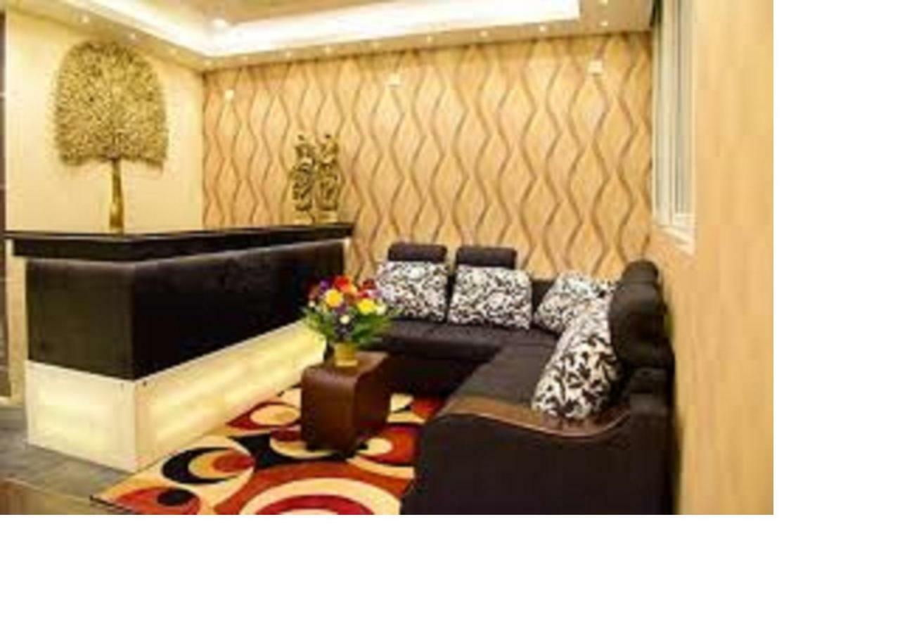 Hotel Sumith Palace Puducherry Buitenkant foto