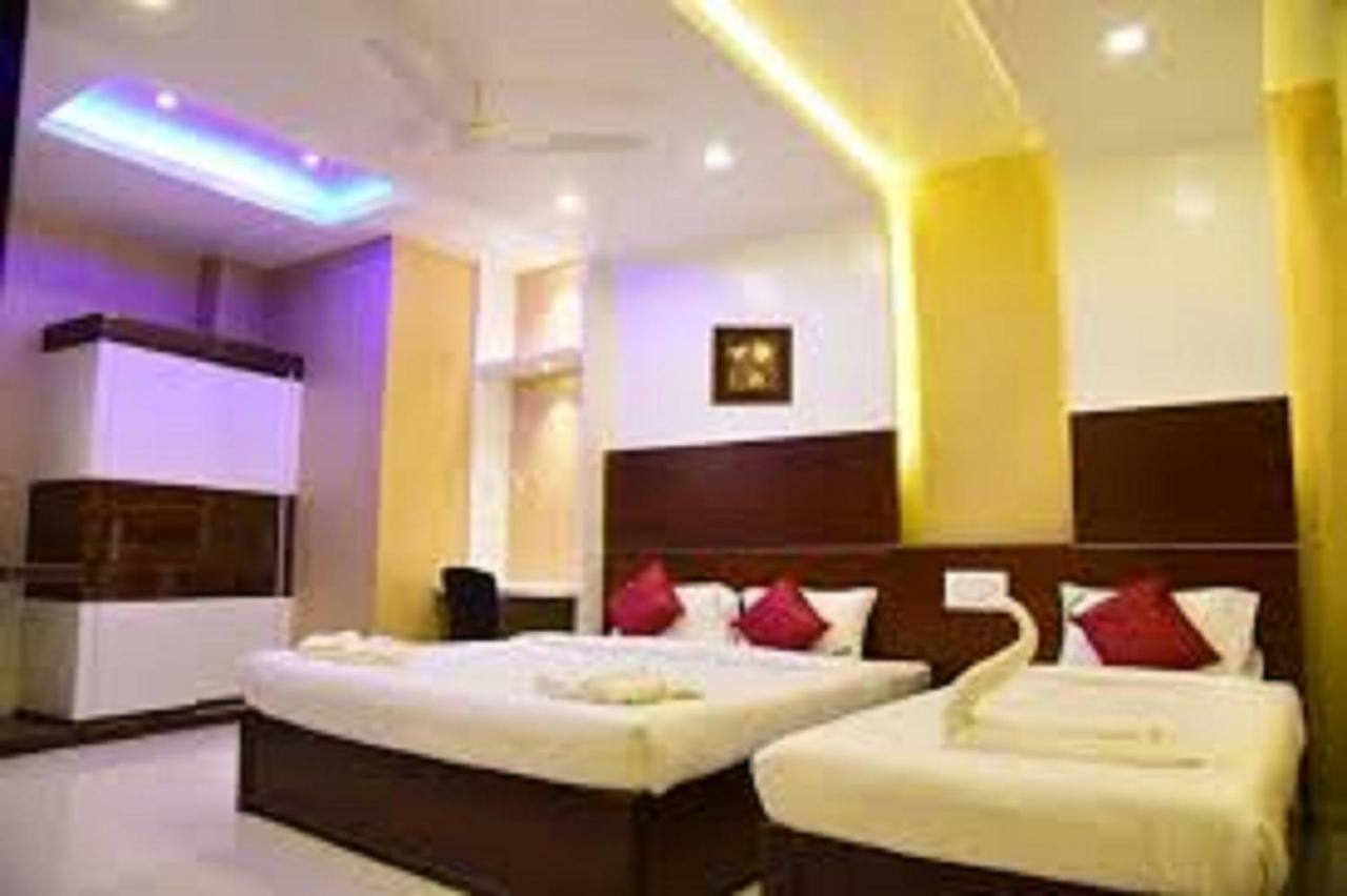 Hotel Sumith Palace Puducherry Buitenkant foto